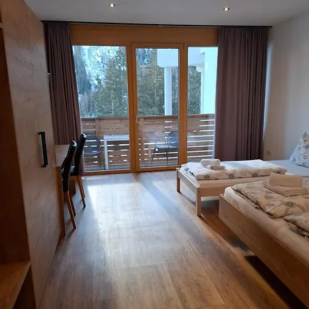 Hotel Paradies Samnaun 3*