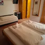 Paradies Samnaun ホテル