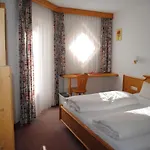 ホテル Paradies Samnaun 3*