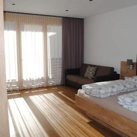 Paradies Samnaun Hotel 3*