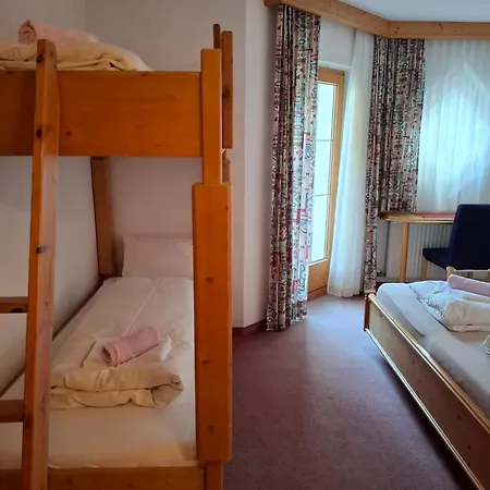 Szálloda Paradies Samnaun 3*